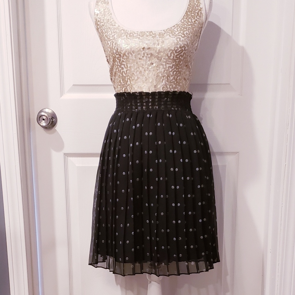 NWOT ANN TAYLOR Pleated Smocked Waist Skirt - Picture 1 of 5